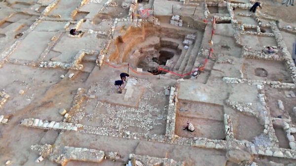 आखिरकार जमीन के अंदर मिल गया 1200 साल पुराना महल, क्या है उनके अंडरग्राउंड कमरों का रहस्य?
