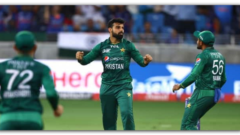 क्रिकेट इतिहास की सबसे बड़ी चीटिंग से सेमीफाइनल में पहुंची पाकिस्तान की टीम, पाकिस्तानी खिलाड़ियों और अंपायरों की जमकर हो रही थू-थू