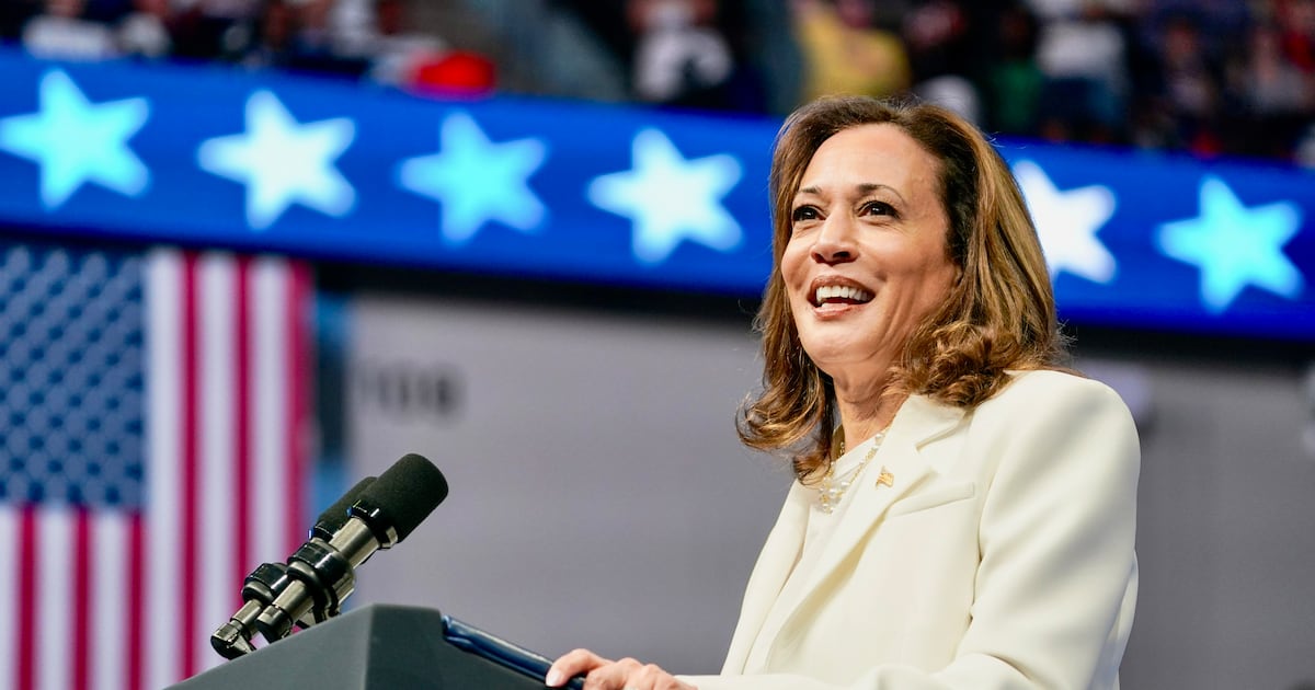 Report Claims Crypto Investors, Executives Plan Fundraising For Kamala Harris